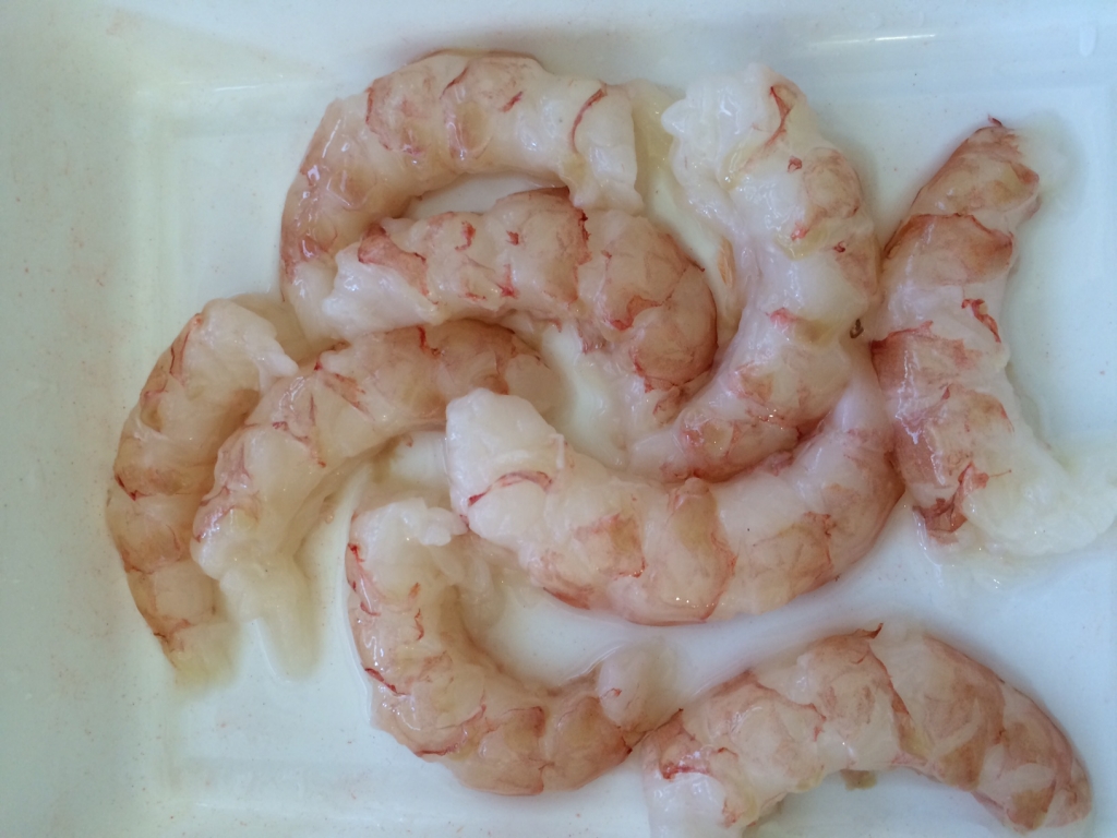 red shrimp peeled and deveined tail