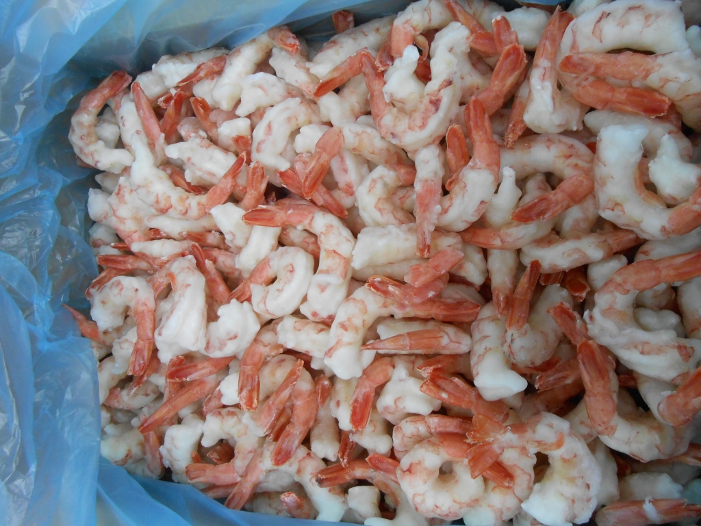 red shrimp peeled and deveined tail on