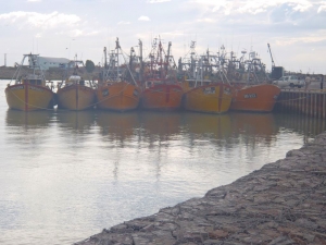 Nave da pesca in porto.